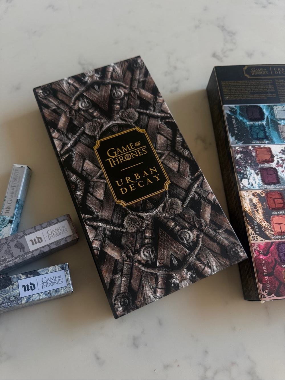 NWT Limited Edition urban decay x Game of Thrones HBO palette + 3 bonus products - Picture 3 of 5